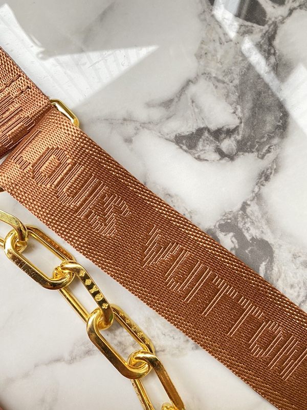 ルイヴィトンバッグ角部分ディテール